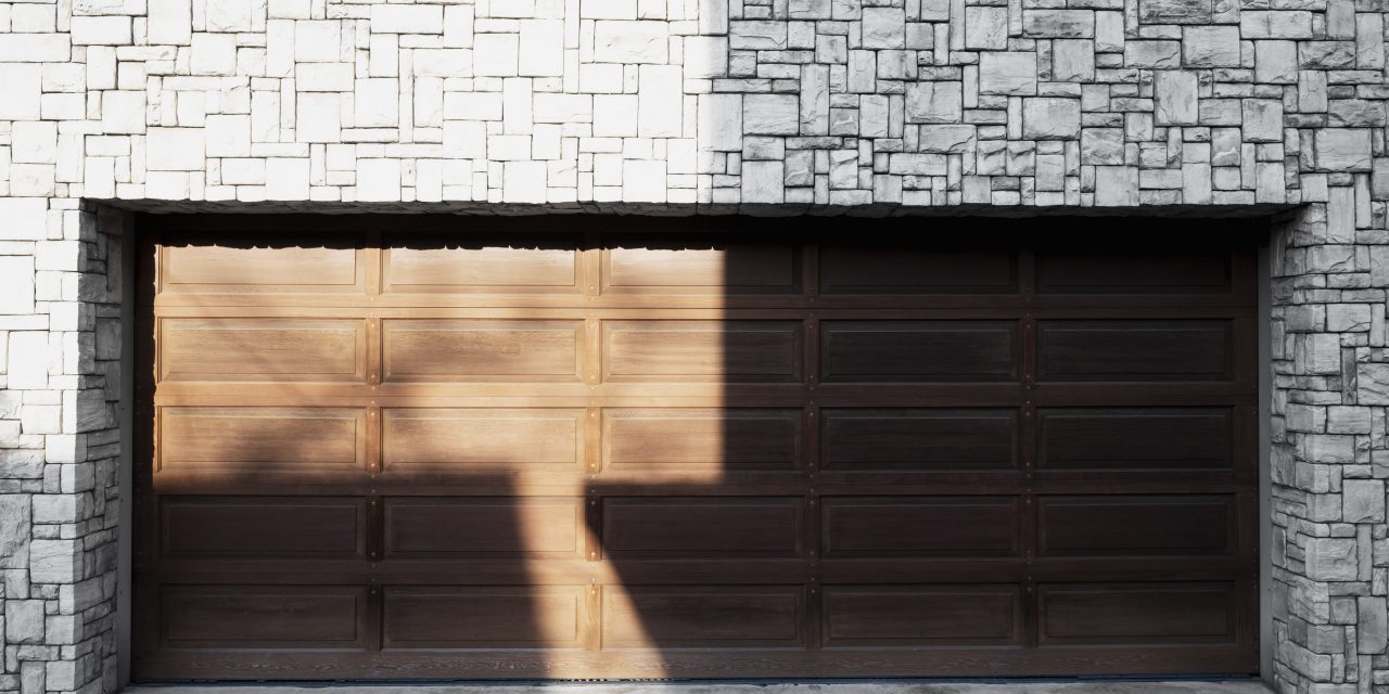 How Can I Find Reliable Woodlands Garage Door Repair Services?