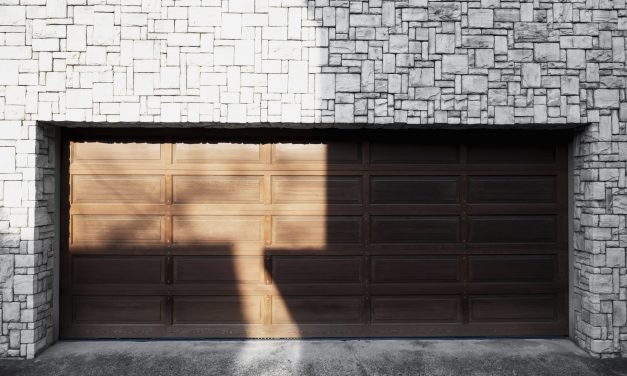 How Can I Find Reliable Woodlands Garage Door Repair Services?