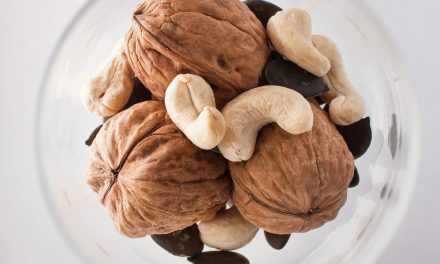 The Health Benefits of Natural Nuts